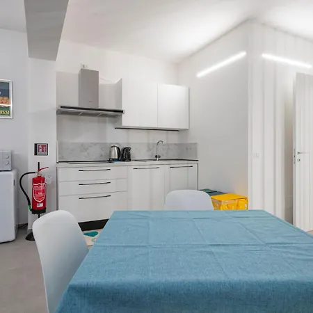 I-host Flat - Chieti 2 * ميلان