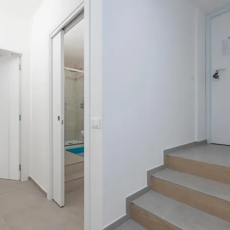 I-host Flat - Chieti 2 アパート *